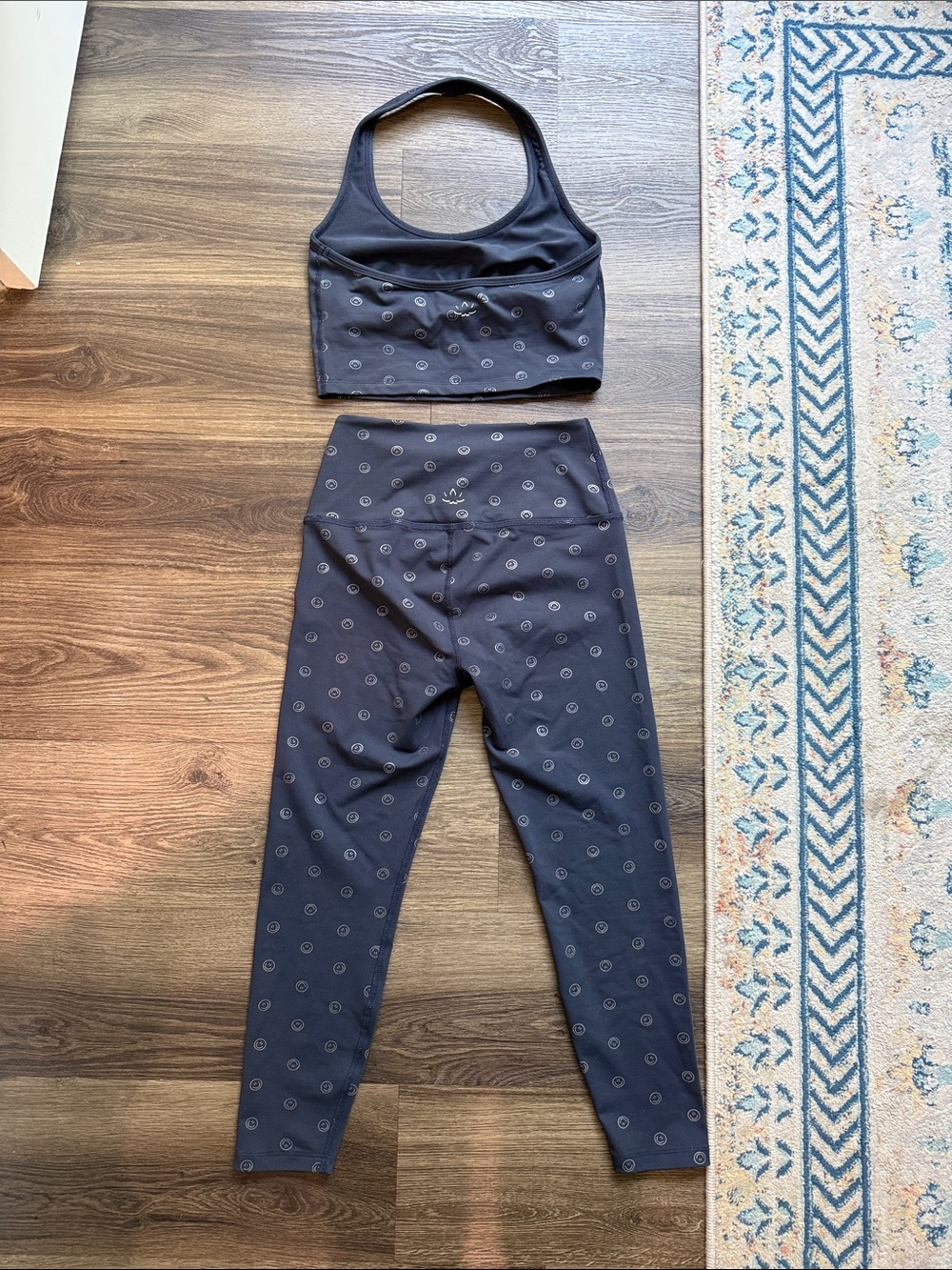 Beyond Yoga Smiley Face Navy Set - Picture 5 of 5